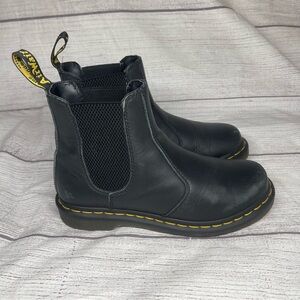 Dr Martens Women’s 7 Black Leather 2976 Chelsea Boots